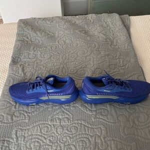 Brooks Blue Sneakers